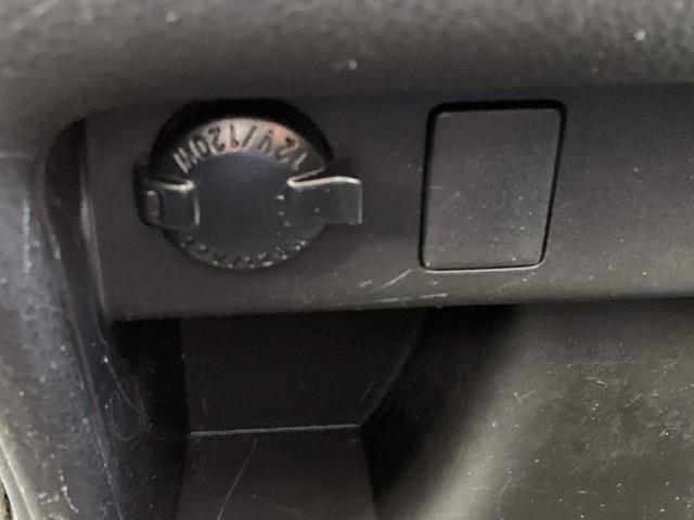 ノア ハイブリッドＧ　純正９インチナビ・１２．１インチフリップダウンモニター・両側パワースライドドア・クルーズコントロール・ＬＥＤヘッドライト・２列目キャプテンシート・セーフティセンス・前席シートヒーター・バックモニター・（48枚目）