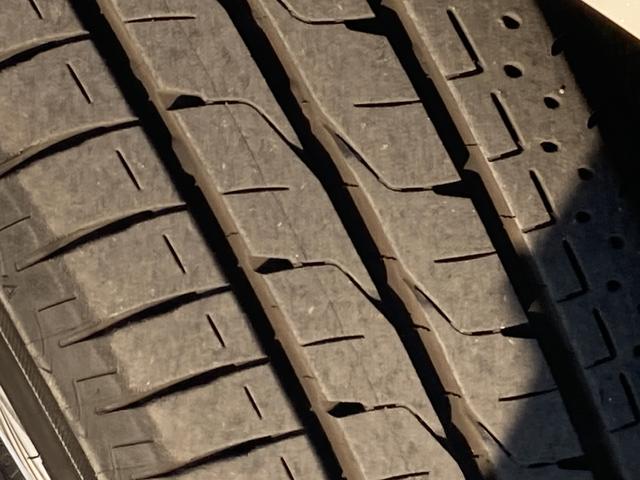 ノア ハイブリッドＧ　純正９インチナビ・１２．１インチフリップダウンモニター・両側パワースライドドア・クルーズコントロール・ＬＥＤヘッドライト・２列目キャプテンシート・セーフティセンス・前席シートヒーター・バックモニター・（54枚目）