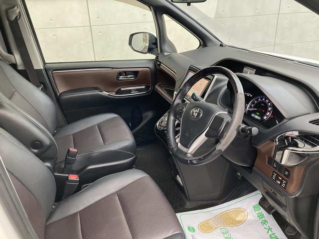 エスクァイア ハイブリッドＧｉ　純正エアロ・純正９インチナビ・フリップダウンモニター・クルーズコントロール・両側パワースライドドア・ＬＥＤヘッドライト・前席シートヒーター・２列目キャプテンシート・黒合皮シート・ドラレコ前後・ＥＴＣ（21枚目）