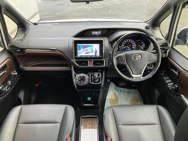 エスクァイア ハイブリッドＧｉ　純正エアロ・純正９インチナビ・フリップダウンモニター・クルーズコントロール・両側パワースライドドア・ＬＥＤヘッドライト・前席シートヒーター・２列目キャプテンシート・黒合皮シート・ドラレコ前後・ＥＴＣ（30枚目）