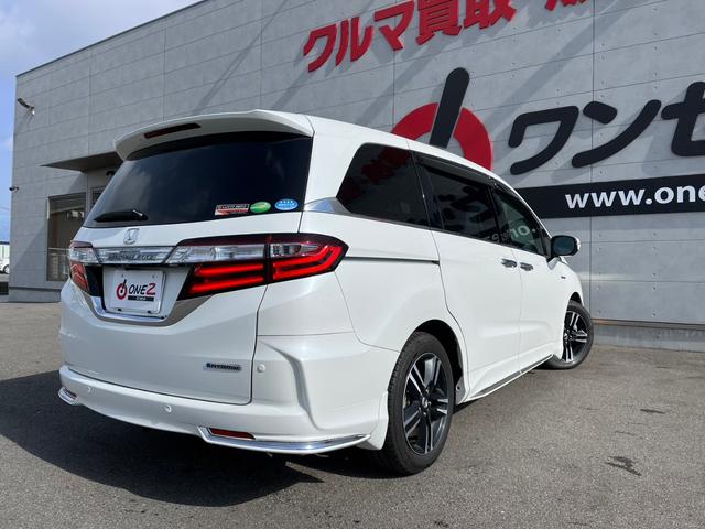 ハイブリッドアブソルート・ホンダセンシンアドバンスP 純正インターナビ ホンダセンシング 全周囲カメラ ハーフレザーシート ETC 両側パワースライドドア(3枚目)
