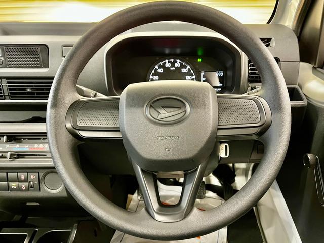 スタンダード 届け出済み未使用車・5速MT・AM/FMラジオ・パワーステアリング・マニュアルエアコン・クリアランスソナー・ハロゲンヘッドランプ・スーパーUVカットガラス・プリントレザーシート表皮 ・両席エアバック(9枚目)