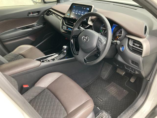 Ｃ－ＨＲ Ｇ　ＴＲＤエアロ・純正９インチナビ・ＬＥＤヘッドライト・レーダークルーズコントロール・ブラインドスポットモニター・バックモニター・ＥＴＣ・ドラレコ前後・セーフティセンス・前席シートヒーター・電動パーキング（17枚目）