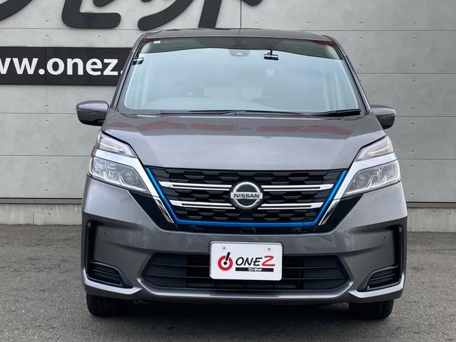 セレナ ｅ－パワー　ＸＶ　全方位運転支援システム・純正ナビ・純正フリップダウンモニター・クルーズコントロール・両側パワースライドドア・アダプティブＬＥＤヘッドライト・バックモニター・純正１５インチアルミホイール・ＵＳＢソケット（4枚目）
