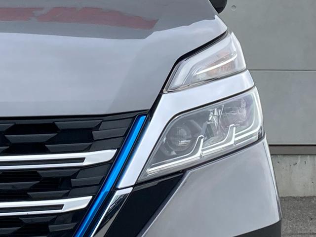 セレナ ｅ－パワー　ＸＶ　全方位運転支援システム・純正ナビ・純正フリップダウンモニター・クルーズコントロール・両側パワースライドドア・アダプティブＬＥＤヘッドライト・バックモニター・純正１５インチアルミホイール・ＵＳＢソケット（8枚目）