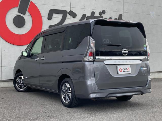 セレナ ｅ－パワー　ＸＶ　全方位運転支援システム・純正ナビ・純正フリップダウンモニター・クルーズコントロール・両側パワースライドドア・アダプティブＬＥＤヘッドライト・バックモニター・純正１５インチアルミホイール・ＵＳＢソケット（11枚目）
