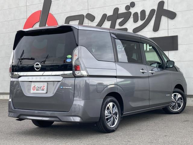 セレナ ｅ－パワー　ＸＶ　全方位運転支援システム・純正ナビ・純正フリップダウンモニター・クルーズコントロール・両側パワースライドドア・アダプティブＬＥＤヘッドライト・バックモニター・純正１５インチアルミホイール・ＵＳＢソケット（12枚目）