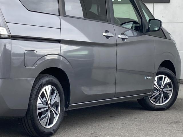セレナ ｅ－パワー　ＸＶ　全方位運転支援システム・純正ナビ・純正フリップダウンモニター・クルーズコントロール・両側パワースライドドア・アダプティブＬＥＤヘッドライト・バックモニター・純正１５インチアルミホイール・ＵＳＢソケット（13枚目）