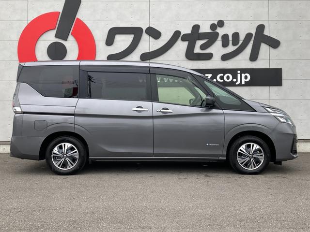 セレナ ｅ－パワー　ＸＶ　全方位運転支援システム・純正ナビ・純正フリップダウンモニター・クルーズコントロール・両側パワースライドドア・アダプティブＬＥＤヘッドライト・バックモニター・純正１５インチアルミホイール・ＵＳＢソケット（16枚目）