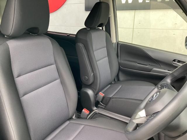 セレナ ｅ－パワー　ＸＶ　全方位運転支援システム・純正ナビ・純正フリップダウンモニター・クルーズコントロール・両側パワースライドドア・アダプティブＬＥＤヘッドライト・バックモニター・純正１５インチアルミホイール・ＵＳＢソケット（18枚目）