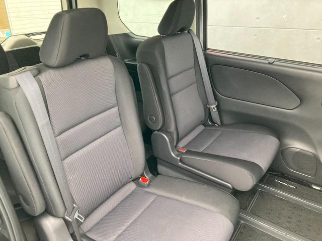 セレナ ｅ－パワー　ＸＶ　全方位運転支援システム・純正ナビ・純正フリップダウンモニター・クルーズコントロール・両側パワースライドドア・アダプティブＬＥＤヘッドライト・バックモニター・純正１５インチアルミホイール・ＵＳＢソケット（19枚目）