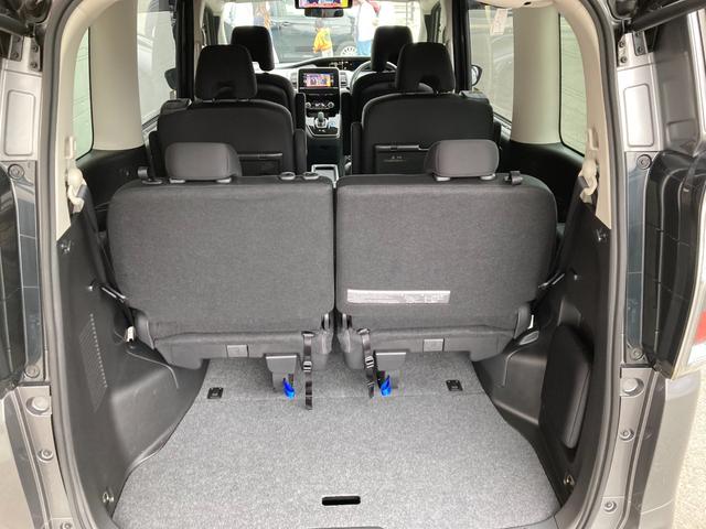 セレナ ｅ－パワー　ＸＶ　全方位運転支援システム・純正ナビ・純正フリップダウンモニター・クルーズコントロール・両側パワースライドドア・アダプティブＬＥＤヘッドライト・バックモニター・純正１５インチアルミホイール・ＵＳＢソケット（25枚目）