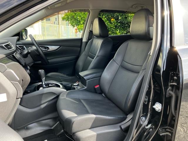 エクストレイル ２０ＸブラクエクストリーマＸエマージェンシブレーキＰ　４ＷＤ　ヒーター付き黒本革シート　純正８インチナビ　フルセグ　Ｂｌｕｅｔｏｏｔｈ　バックカメラ　オート機能付きＬＥＤヘッドランプ　純正アルミホイール　スペアキー　ＥＴＣ　プッシュスタート（13枚目）