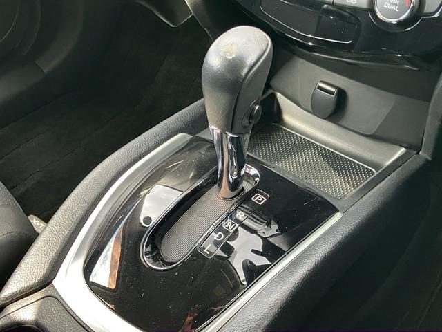 エクストレイル ２０ＸブラクエクストリーマＸエマージェンシブレーキＰ　４ＷＤ　ヒーター付き黒本革シート　純正８インチナビ　フルセグ　Ｂｌｕｅｔｏｏｔｈ　バックカメラ　オート機能付きＬＥＤヘッドランプ　純正アルミホイール　スペアキー　ＥＴＣ　プッシュスタート（27枚目）