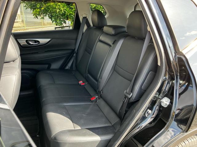 エクストレイル ２０ＸブラクエクストリーマＸエマージェンシブレーキＰ　４ＷＤ　ヒーター付き黒本革シート　純正８インチナビ　フルセグ　Ｂｌｕｅｔｏｏｔｈ　バックカメラ　オート機能付きＬＥＤヘッドランプ　純正アルミホイール　スペアキー　ＥＴＣ　プッシュスタート（33枚目）