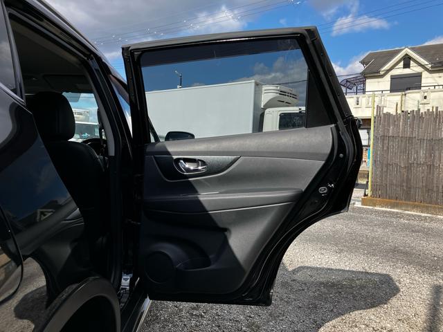 エクストレイル ２０ＸブラクエクストリーマＸエマージェンシブレーキＰ　４ＷＤ　ヒーター付き黒本革シート　純正８インチナビ　フルセグ　Ｂｌｕｅｔｏｏｔｈ　バックカメラ　オート機能付きＬＥＤヘッドランプ　純正アルミホイール　スペアキー　ＥＴＣ　プッシュスタート（34枚目）