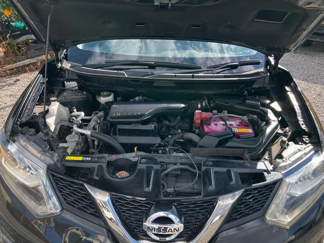 エクストレイル ２０ＸブラクエクストリーマＸエマージェンシブレーキＰ　４ＷＤ　ヒーター付き黒本革シート　純正８インチナビ　フルセグ　Ｂｌｕｅｔｏｏｔｈ　バックカメラ　オート機能付きＬＥＤヘッドランプ　純正アルミホイール　スペアキー　ＥＴＣ　プッシュスタート（43枚目）