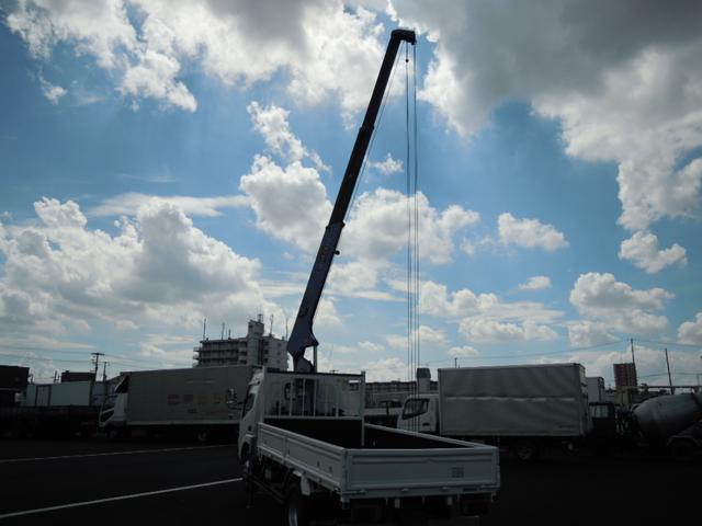 2.3t吊3段クレーン付平ボディ 全低床車(16枚目)