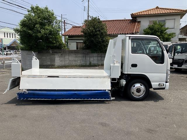 エルフトラック ４ＷＤ・２ｔ積・５ＭＴ・全低床ダンプ・中間ピン付　中間ピン　コボレーン　ＥＴＣ　左電格ミラー　アイドルアップ　左電格ミラー　坂道発進補助装置　ライトレベライザー　ドアバイザー　キーレス（19枚目）