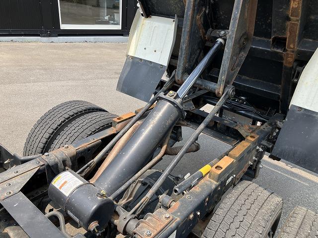 エルフトラック ４ＷＤ・２ｔ積・５ＭＴ・全低床ダンプ・中間ピン付　中間ピン　コボレーン　ＥＴＣ　左電格ミラー　アイドルアップ　左電格ミラー　坂道発進補助装置　ライトレベライザー　ドアバイザー　キーレス（35枚目）