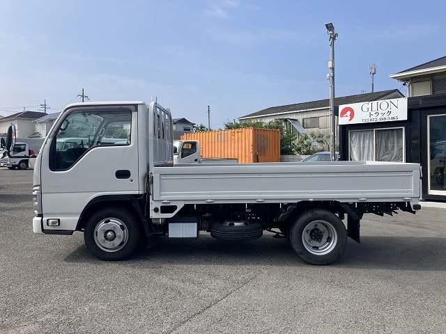 エルフトラック ２ｔ積・平ボディ・５ｔ未満・ＡＴ　・２ｔ積・平ボディ・５ｔ未満・ＡＴ・左電格ミラー・外品ナビ・アイドリングストップ・フォグ・ライトレベライザー・ＥＴＣ・ゲートチェーン・キーレス・荷台内寸　Ｌ３１２７　Ｗ１６２１　Ｈ３５０（4枚目）