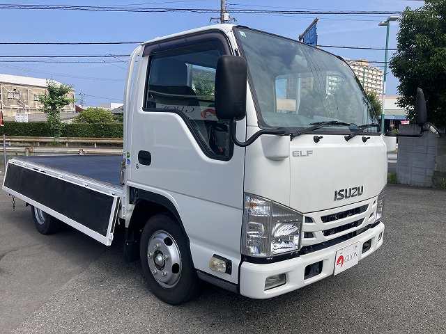 エルフトラック ２ｔ積・平ボディ・５ｔ未満・ＡＴ　・２ｔ積・平ボディ・５ｔ未満・ＡＴ・左電格ミラー・外品ナビ・アイドリングストップ・フォグ・ライトレベライザー・ＥＴＣ・ゲートチェーン・キーレス・荷台内寸　Ｌ３１２７　Ｗ１６２１　Ｈ３５０（10枚目）