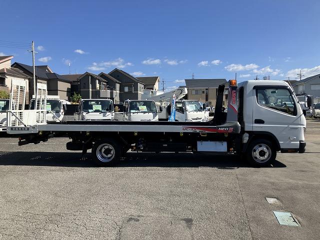 キャンター ３．１ｔ積・積載車・ＮＥＯ５・オートマ・プリクラ　３．１ｔ積・積載車・ＮＥＯ５・ユニック製ＵＣ－３５ＮＥＲＳ・ＡＴ・プリクラ・ラジコン・レーンアシスト・ＬＥＤヘッドライト・フォグ・両側電格ミラー・スマートキ－・内寸Ｌ５７１０　Ｗ２０６０（4枚目）