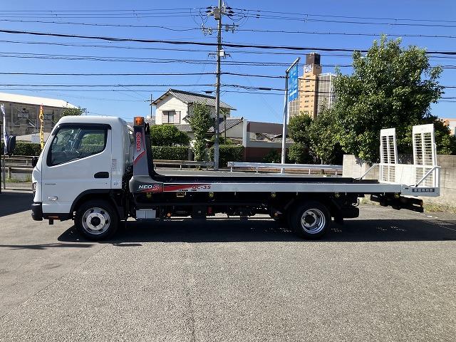 キャンター ３．１ｔ積・積載車・ＮＥＯ５・オートマ・プリクラ　３．１ｔ積・積載車・ＮＥＯ５・ユニック製ＵＣ－３５ＮＥＲＳ・ＡＴ・プリクラ・ラジコン・レーンアシスト・ＬＥＤヘッドライト・フォグ・両側電格ミラー・スマートキ－・内寸Ｌ５７１０　Ｗ２０６０（5枚目）