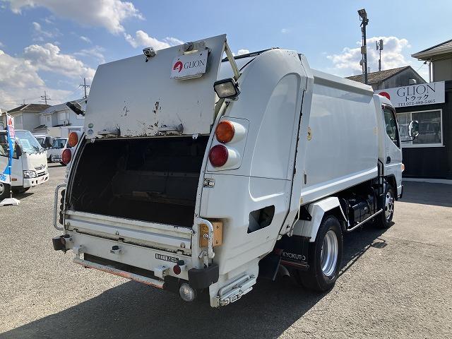 キャンター ２．３ｔ積・プレス式パッカー・５．３立米・ＡＴ　２．３ｔ積・極東製プレス式パッカー・ＧＢ５３－２７－Ｓ・５．３立米・ＡＴ・ＧＢシリーズ・汚水タンク・左電格ミラー・ＥＴＣ・バックモニター・ドアバイザー・フロアゴムマット・ライトレベライザー（6枚目）