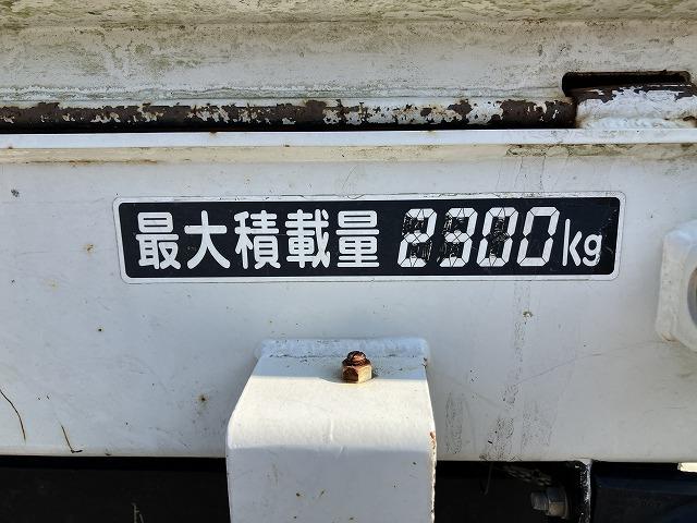 キャンター ２．３ｔ積・プレス式パッカー・５．３立米・ＡＴ　２．３ｔ積・極東製プレス式パッカー・ＧＢ５３－２７－Ｓ・５．３立米・ＡＴ・ＧＢシリーズ・汚水タンク・左電格ミラー・ＥＴＣ・バックモニター・ドアバイザー・フロアゴムマット・ライトレベライザー（37枚目）