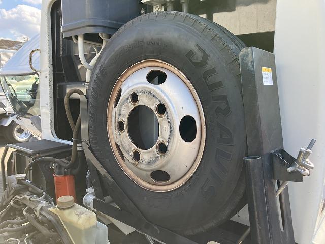 キャンター ２．３ｔ積・プレス式パッカー・５．３立米・ＡＴ　２．３ｔ積・極東製プレス式パッカー・ＧＢ５３－２７－Ｓ・５．３立米・ＡＴ・ＧＢシリーズ・汚水タンク・左電格ミラー・ＥＴＣ・バックモニター・ドアバイザー・フロアゴムマット・ライトレベライザー（49枚目）
