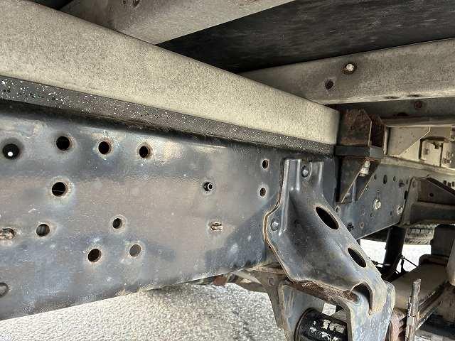 ダイナトラック ４ＷＤ・アルミバン・０．９５ｔ積・１０尺・普通免許ＯＫ・ＡＴ　４ＷＤ・アルミバン・０．９５ｔ積・１０尺・普通免許ＯＫ・ＡＴ・バックカメラ・ラッシングレール・室内灯・サイドマーカー・荷台内寸　Ｌ３０９０　Ｗ１６４５　Ｈ１９９０（25枚目）
