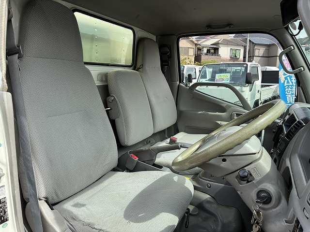 ダイナトラック ４ＷＤ・アルミバン・０．９５ｔ積・１０尺・普通免許ＯＫ・ＡＴ　４ＷＤ・アルミバン・０．９５ｔ積・１０尺・普通免許ＯＫ・ＡＴ・バックカメラ・ラッシングレール・室内灯・サイドマーカー・荷台内寸　Ｌ３０９０　Ｗ１６４５　Ｈ１９９０（38枚目）