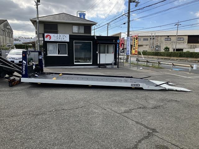 キャンター ３．２ｔ積・積載車・フラトップＺＥＲＯ・車検付・ＡＴプリクラ　３．２ｔ積・積載車・フラトップＺＥＲＯ・極東開発ＪＮ０２－４５・車検付・ＡＴ・プリクラ・ラジコン・ウィンチ・電格ミラー・ＬＥＤヘッドライトＥＴＣ・作業灯・保証書・取説・荷台内寸　Ｌ５７００　Ｗ２０７０（9枚目）
