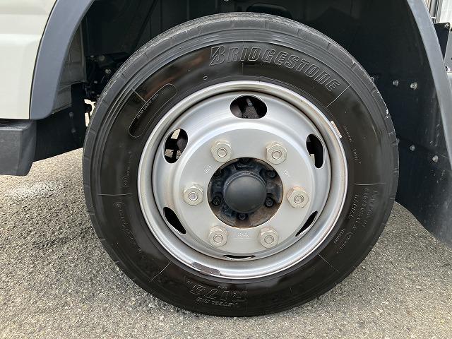 キャンター ３．２ｔ積・積載車・フラトップＺＥＲＯ・車検付・ＡＴプリクラ　３．２ｔ積・積載車・フラトップＺＥＲＯ・極東開発ＪＮ０２－４５・車検付・ＡＴ・プリクラ・ラジコン・ウィンチ・電格ミラー・ＬＥＤヘッドライトＥＴＣ・作業灯・保証書・取説・荷台内寸　Ｌ５７００　Ｗ２０７０（24枚目）