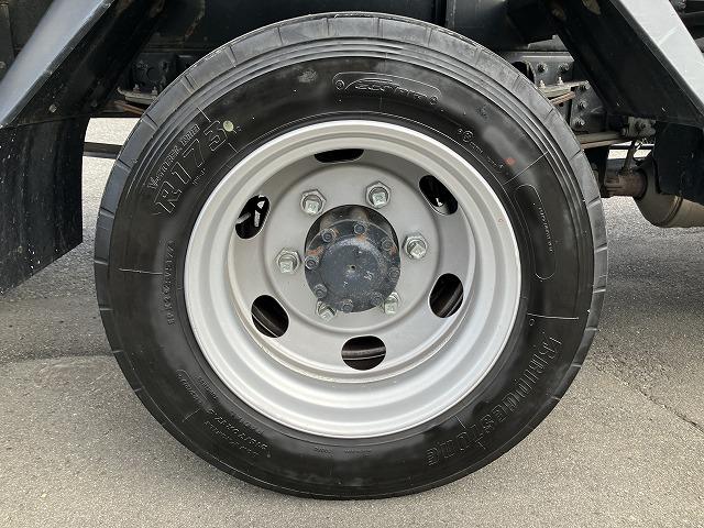 キャンター ３．２ｔ積・積載車・フラトップＺＥＲＯ・車検付・ＡＴプリクラ　３．２ｔ積・積載車・フラトップＺＥＲＯ・極東開発ＪＮ０２－４５・車検付・ＡＴ・プリクラ・ラジコン・ウィンチ・電格ミラー・ＬＥＤヘッドライトＥＴＣ・作業灯・保証書・取説・荷台内寸　Ｌ５７００　Ｗ２０７０（25枚目）