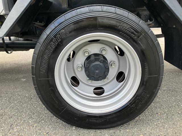 キャンター ３．２ｔ積・積載車・フラトップＺＥＲＯ・車検付・ＡＴプリクラ　３．２ｔ積・積載車・フラトップＺＥＲＯ・極東開発ＪＮ０２－４５・車検付・ＡＴ・プリクラ・ラジコン・ウィンチ・電格ミラー・ＬＥＤヘッドライトＥＴＣ・作業灯・保証書・取説・荷台内寸　Ｌ５７００　Ｗ２０７０（26枚目）