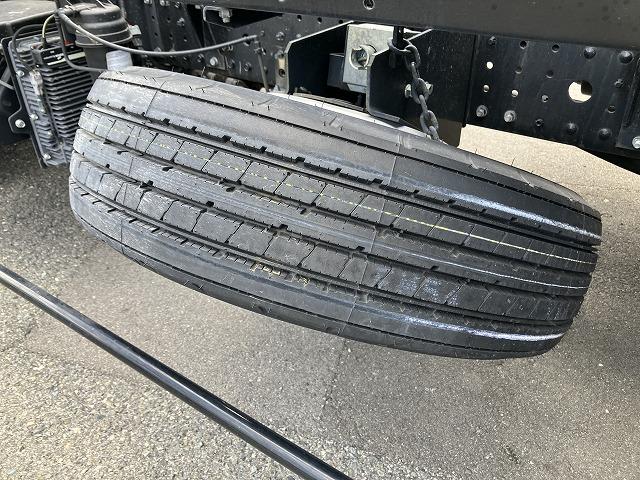 キャンター ３．２ｔ積・積載車・フラトップＺＥＲＯ・車検付・ＡＴプリクラ　３．２ｔ積・積載車・フラトップＺＥＲＯ・極東開発ＪＮ０２－４５・車検付・ＡＴ・プリクラ・ラジコン・ウィンチ・電格ミラー・ＬＥＤヘッドライトＥＴＣ・作業灯・保証書・取説・荷台内寸　Ｌ５７００　Ｗ２０７０（32枚目）