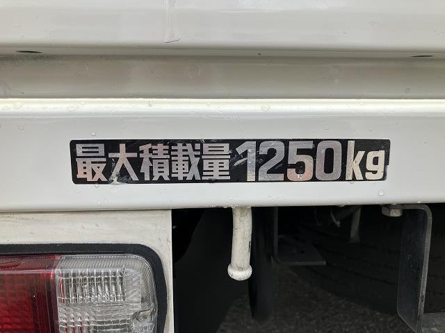トヨエース １．２５ｔ積・普通免許対応・ＡＴ・ワンオーナー車・平ボディ　１．２５ｔ積　普通免許対応　ＡＴ　ワンオーナー車　平ボディ　左電格ミラー　バックモニター　ＥＴＣ　アイドルアップ　ライトレベライザー　ドアバイザー　荷台内寸　Ｌ２８６２　Ｗ１６４２　Ｈ３７８（36枚目）