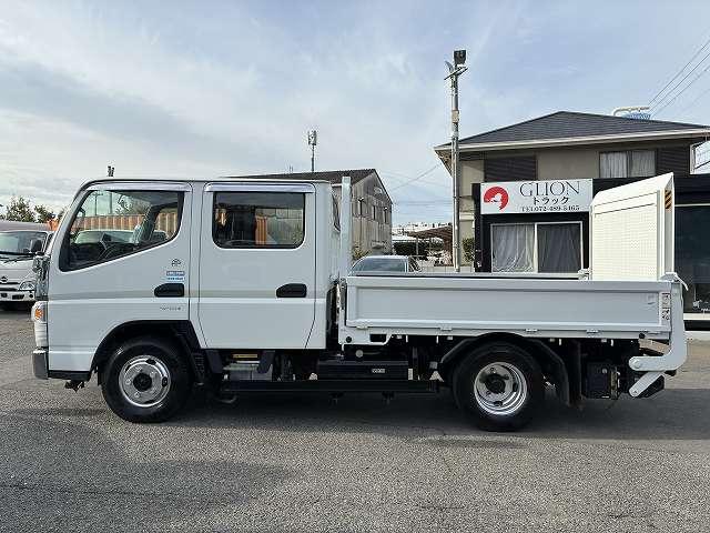 キャンター ４ＷＤ・１．７５ｔ積・パワーゲート付・リアヒーター・５ｔ未満　４ＷＤ・１．７５ｔ積・パワーゲート付・リアヒーター・Ｗキャブ・５ｔ未満・ＡＴ・メッキパーツ・衝突軽減ブレーキ・車線逸脱警報装置・左電格ミラー・シートカバー・ＥＴＣ・キーレス・Ｂｌｕｅｔｏｏｔｈ付（4枚目）