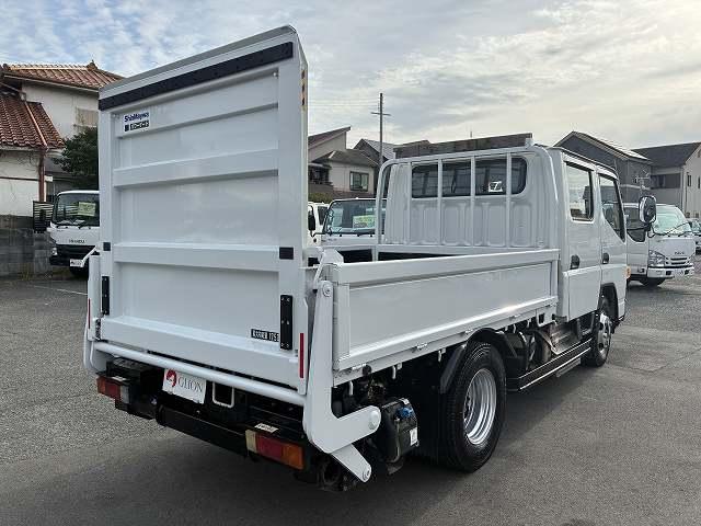 キャンター ４ＷＤ・１．７５ｔ積・パワーゲート付・リアヒーター・５ｔ未満　４ＷＤ・１．７５ｔ積・パワーゲート付・リアヒーター・Ｗキャブ・５ｔ未満・ＡＴ・メッキパーツ・衝突軽減ブレーキ・車線逸脱警報装置・左電格ミラー・シートカバー・ＥＴＣ・キーレス・Ｂｌｕｅｔｏｏｔｈ付（8枚目）