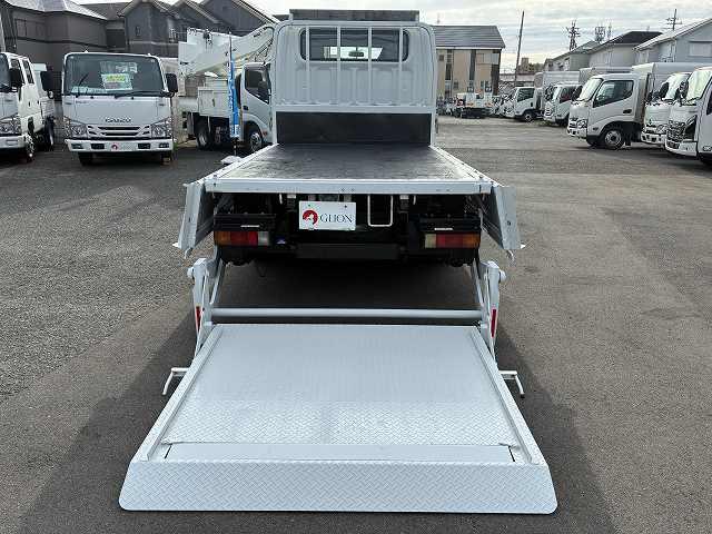 キャンター ４ＷＤ・１．７５ｔ積・パワーゲート付・リアヒーター・５ｔ未満　４ＷＤ・１．７５ｔ積・パワーゲート付・リアヒーター・Ｗキャブ・５ｔ未満・ＡＴ・メッキパーツ・衝突軽減ブレーキ・車線逸脱警報装置・左電格ミラー・シートカバー・ＥＴＣ・キーレス・Ｂｌｕｅｔｏｏｔｈ付（14枚目）