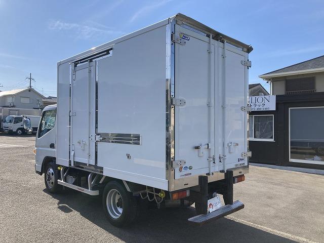 キャンター 冷蔵冷凍車・低温設定・2t積・F5・サイド扉 冷蔵冷凍車・東プレ製 XV22LOC-P・低温設定・2t積・F5・サイド扉・バックカメラ・ETC・電格ミラー・フォグランプ・メッキパーツ・キーレス・荷台内寸 L3056 W1703 H1817(6枚目)