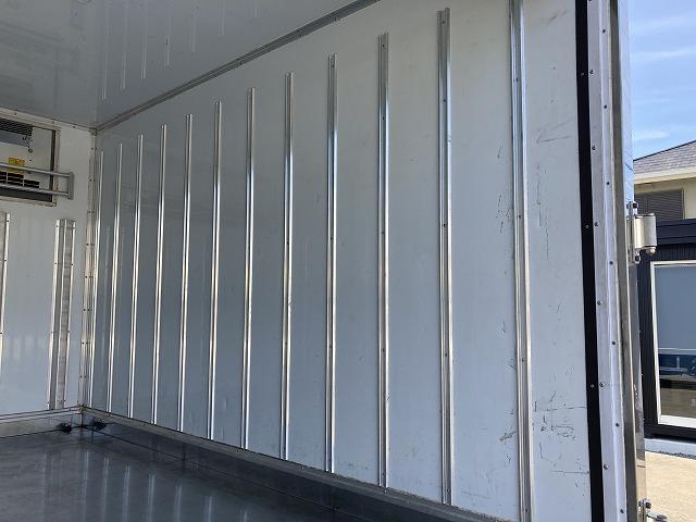 キャンター 冷蔵冷凍車・低温設定・2t積・F5・サイド扉 冷蔵冷凍車・東プレ製 XV22LOC-P・低温設定・2t積・F5・サイド扉・バックカメラ・ETC・電格ミラー・フォグランプ・メッキパーツ・キーレス・荷台内寸 L3056 W1703 H1817(10枚目)