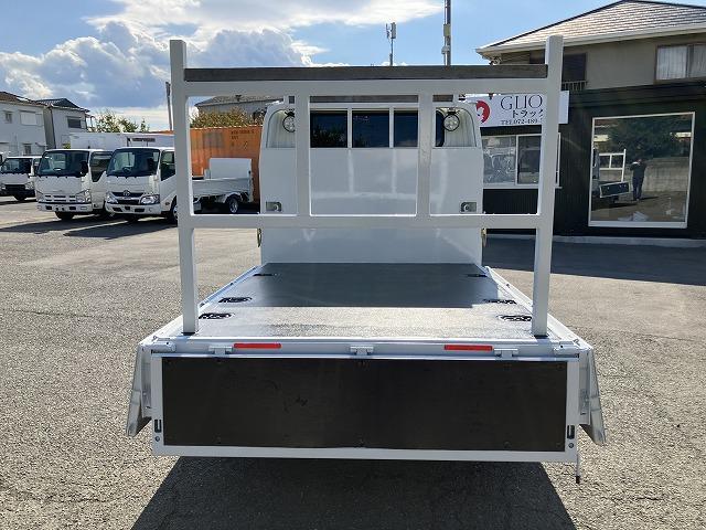 キャンター ２ｔ積・Ｗキャブ・５ＭＴ・リアヒーター　２ｔ積　Ｗキャブ　５ＭＴ　リアヒーター　荷台鉄板張り　衝突軽減装置　車線逸脱警報装置　左電格ミラー　荷台ロープホール、フック３対　荷台リア馬（取り外し可能）　ＥＴＣ　カーナビ　ドラレコ　キーレス（14枚目）