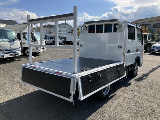 キャンター ２ｔ積・Ｗキャブ・５ＭＴ・リアヒーター　２ｔ積　Ｗキャブ　５ＭＴ　リアヒーター　荷台鉄板張り　衝突軽減装置　車線逸脱警報装置　左電格ミラー　荷台ロープホール、フック３対　荷台リア馬（取り外し可能）　ＥＴＣ　カーナビ　ドラレコ　キーレス（15枚目）