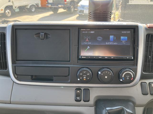 キャンター ２ｔ積・Ｗキャブ・５ＭＴ・リアヒーター　２ｔ積　Ｗキャブ　５ＭＴ　リアヒーター　荷台鉄板張り　衝突軽減装置　車線逸脱警報装置　左電格ミラー　荷台ロープホール、フック３対　荷台リア馬（取り外し可能）　ＥＴＣ　カーナビ　ドラレコ　キーレス（40枚目）