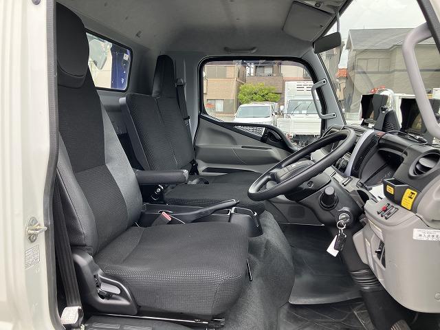 キャンター 3.65t積・積載車・フラトップ・オートマ・ラジコン 3.65t積・積載車・極東製フラトップZERO・JN02-45・オートマ・ラジコン・衝突軽減ブレーキ・車線逸脱警報装置・左電格ミラー・フォグランプ・LEDヘッドランプ・リア電動ゲート・ウィンチ(42枚目)