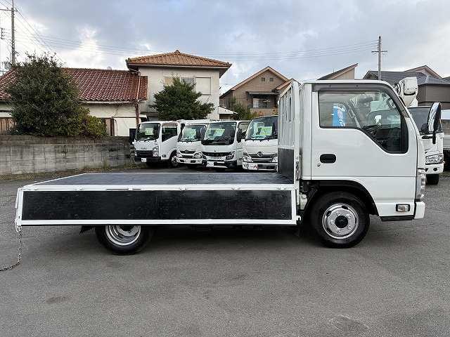 エルフトラック 2t積・平ボディ・AEBSカメラ・ナビ・AT 2t積・平ボディ・AEBSカメラ・フルセグナビ・AT・レーンアシスト・フォグランプ・左電格ミラー・ETC・ドラレコ・キーレス・ドアバイザー・ゲートプロテクタ・荷台内寸 L3124 W1622 H382(12枚目)