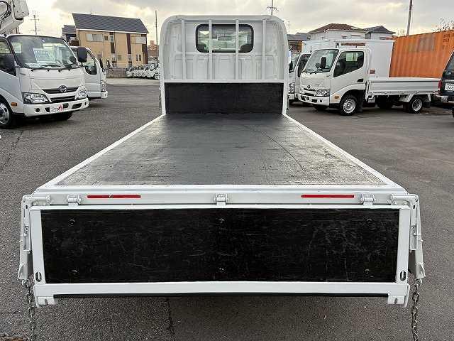 エルフトラック 2t積・平ボディ・AEBSカメラ・ナビ・AT 2t積・平ボディ・AEBSカメラ・フルセグナビ・AT・レーンアシスト・フォグランプ・左電格ミラー・ETC・ドラレコ・キーレス・ドアバイザー・ゲートプロテクタ・荷台内寸 L3124 W1622 H382(14枚目)